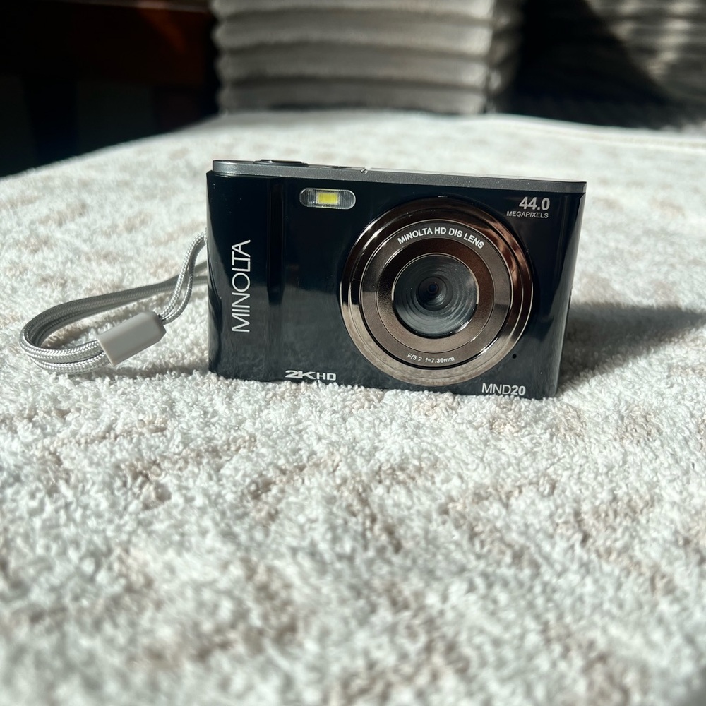 Minolta MND20 Black Digital Camera